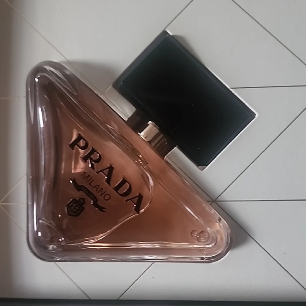 Prada Fragrance Duo in Black Box - Picture 2 of 4